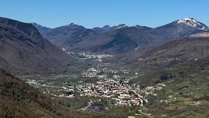 Vut El Refugio Apartment Villablino Luaran gambar